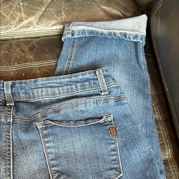 1822 Denim Boyfriend Demin Capri Shorts in Classic Blue - Picture 5 of 7